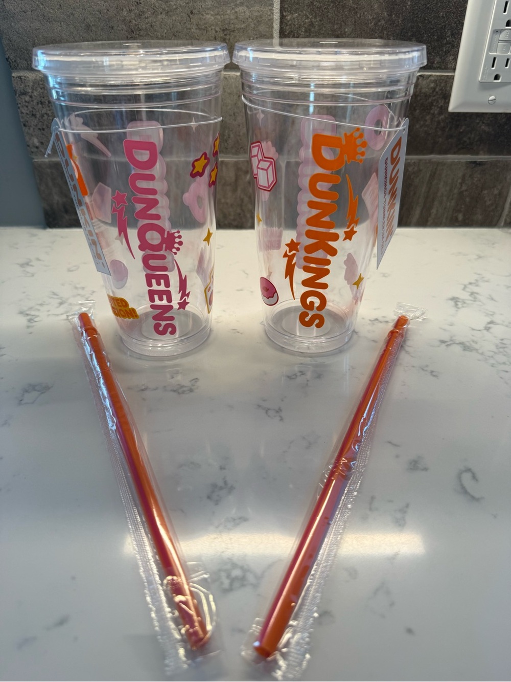 NEW Limited Edition Dunkin “DunKings” and “DunQueens” 24 oz Acrylic Tumbler Cups